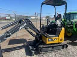 2023 John Deere 17 P Image
