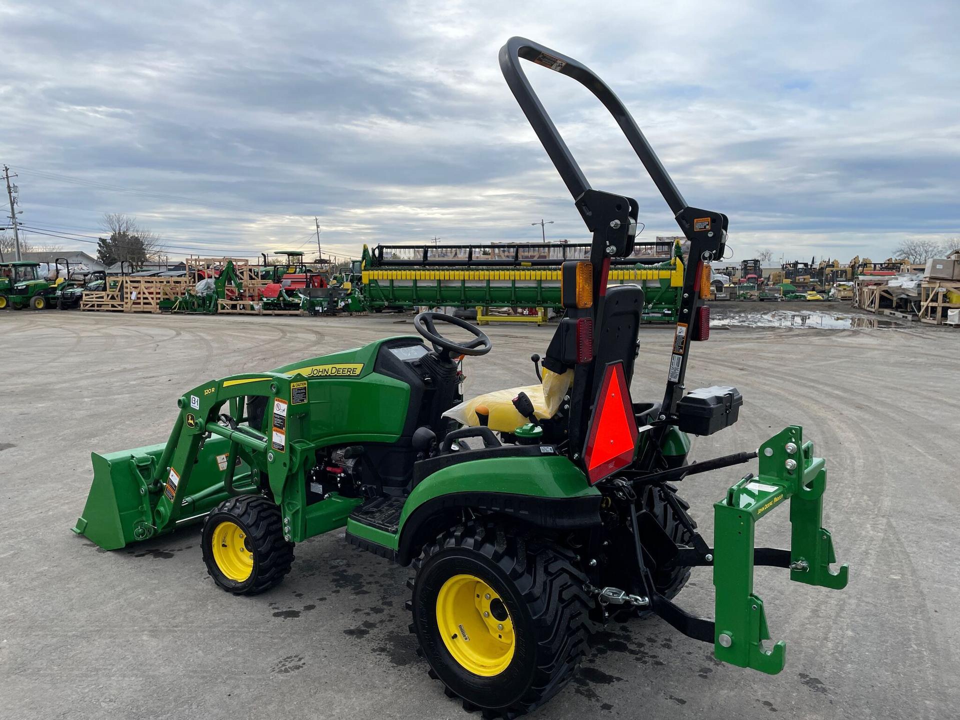 2022 John Deere 1025R