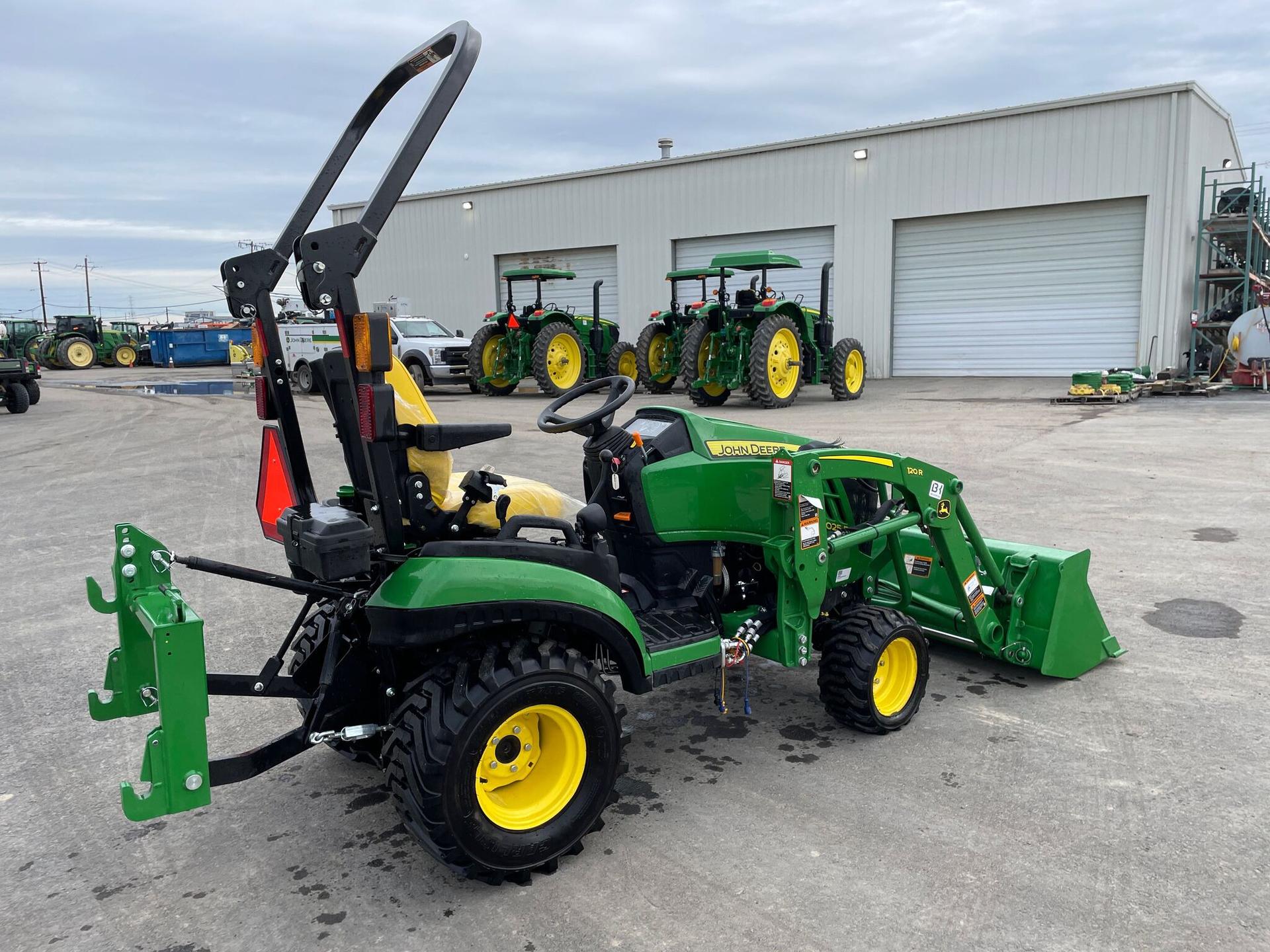 2022 John Deere 1025R