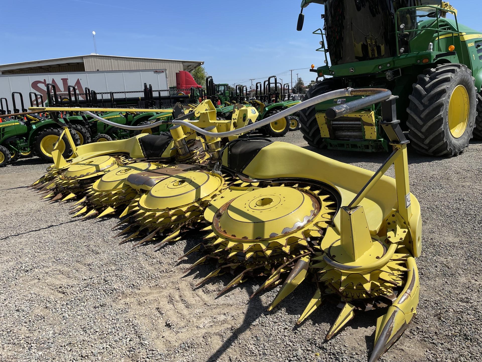 2016 John Deere 770