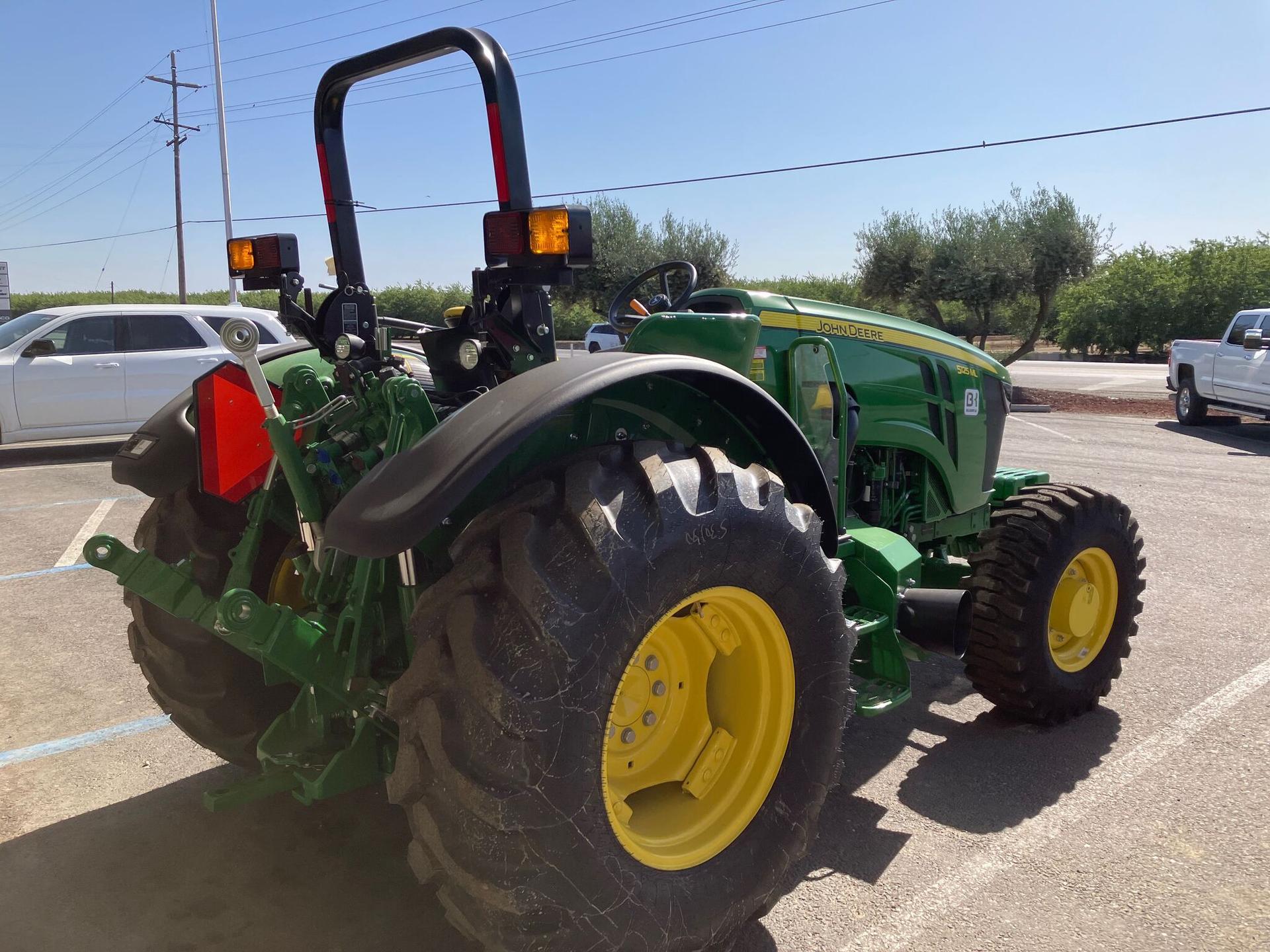 2022 John Deere 5125ML