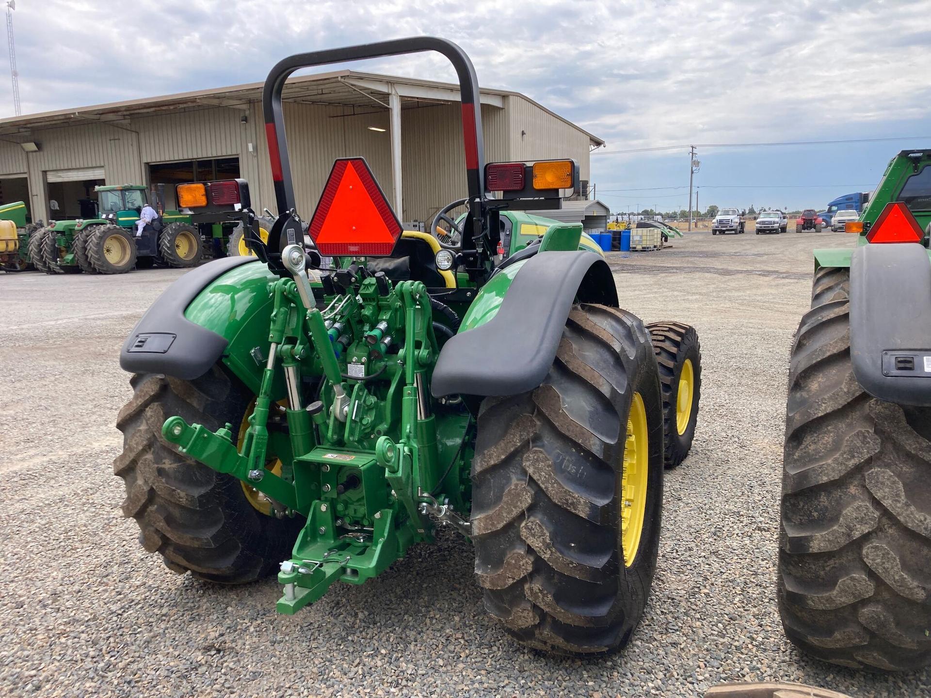 2022 John Deere 5125ML