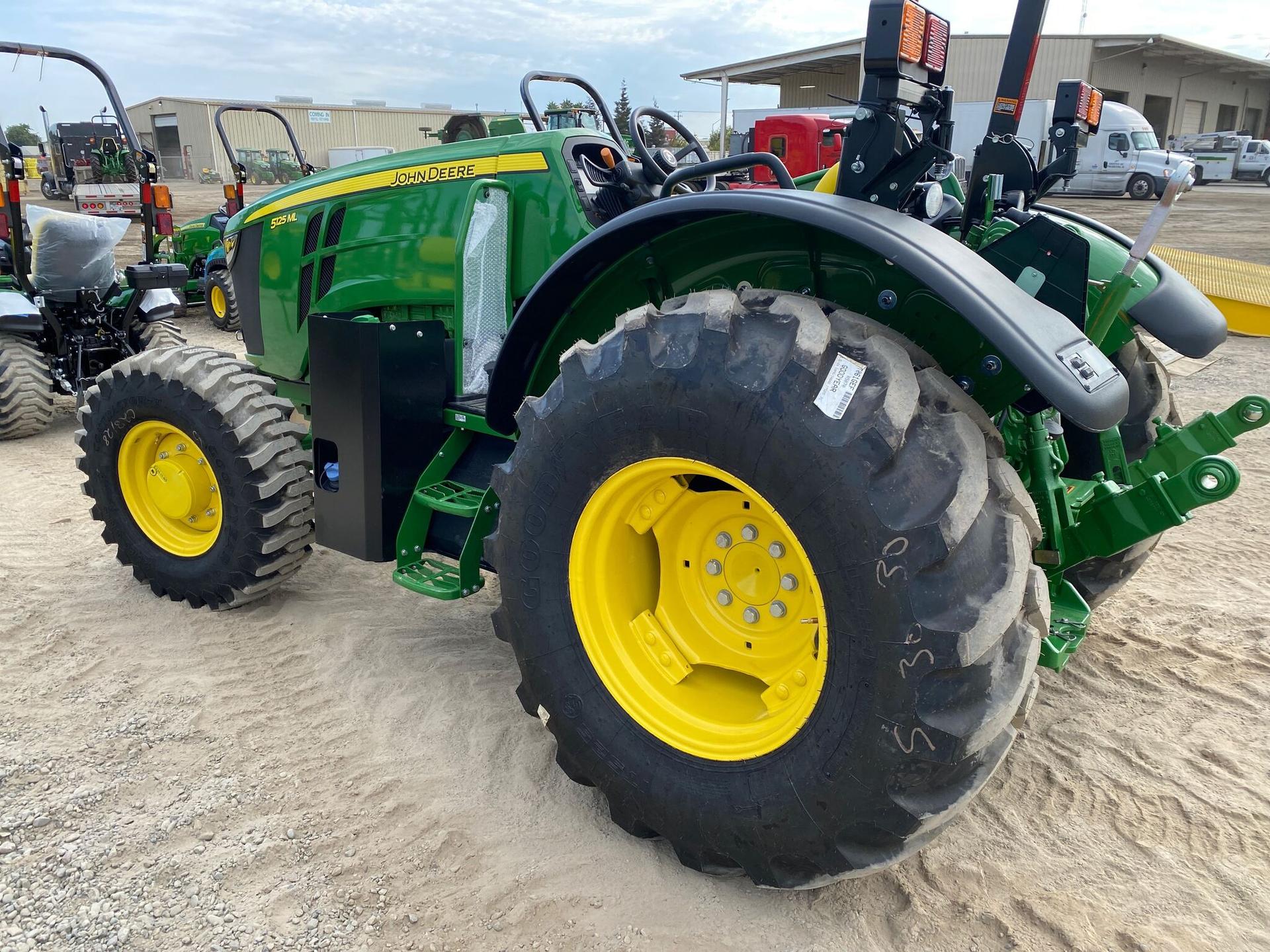 2021 John Deere 5125ML