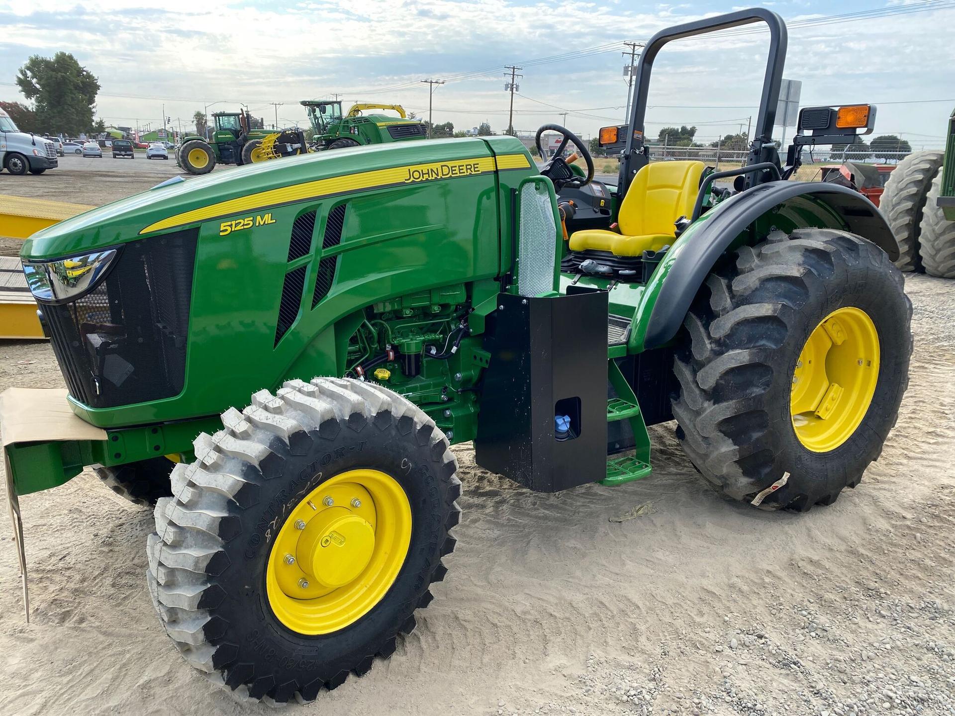 2021 John Deere 5125ML