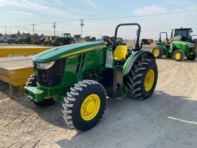 2021 John Deere 5125ML Image