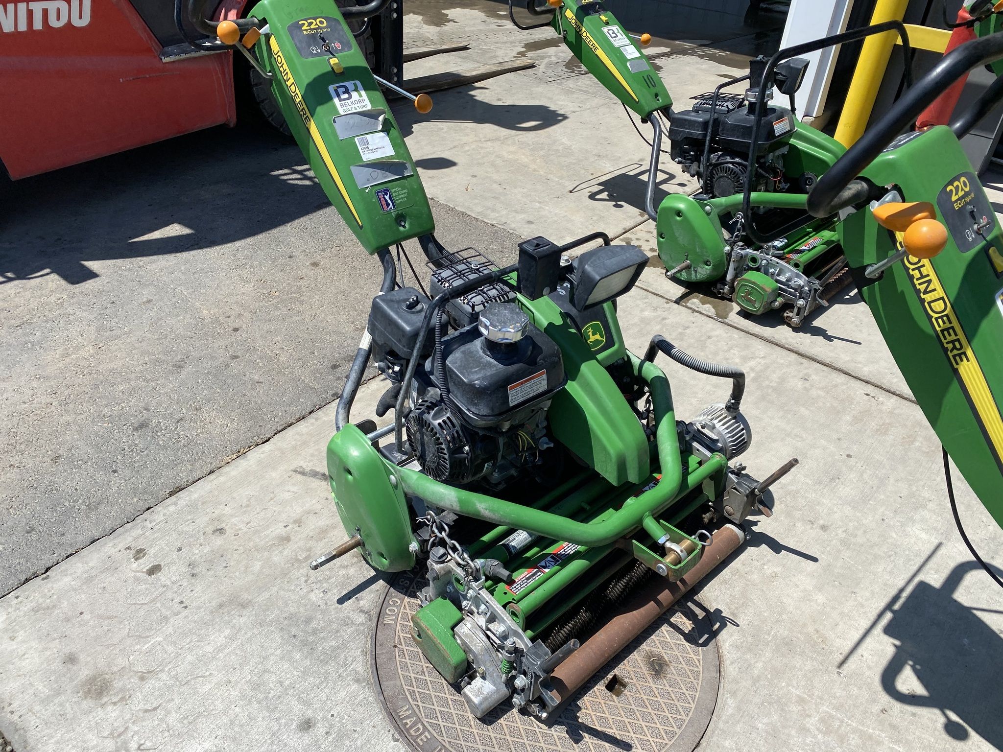 2017 John Deere 220E Image